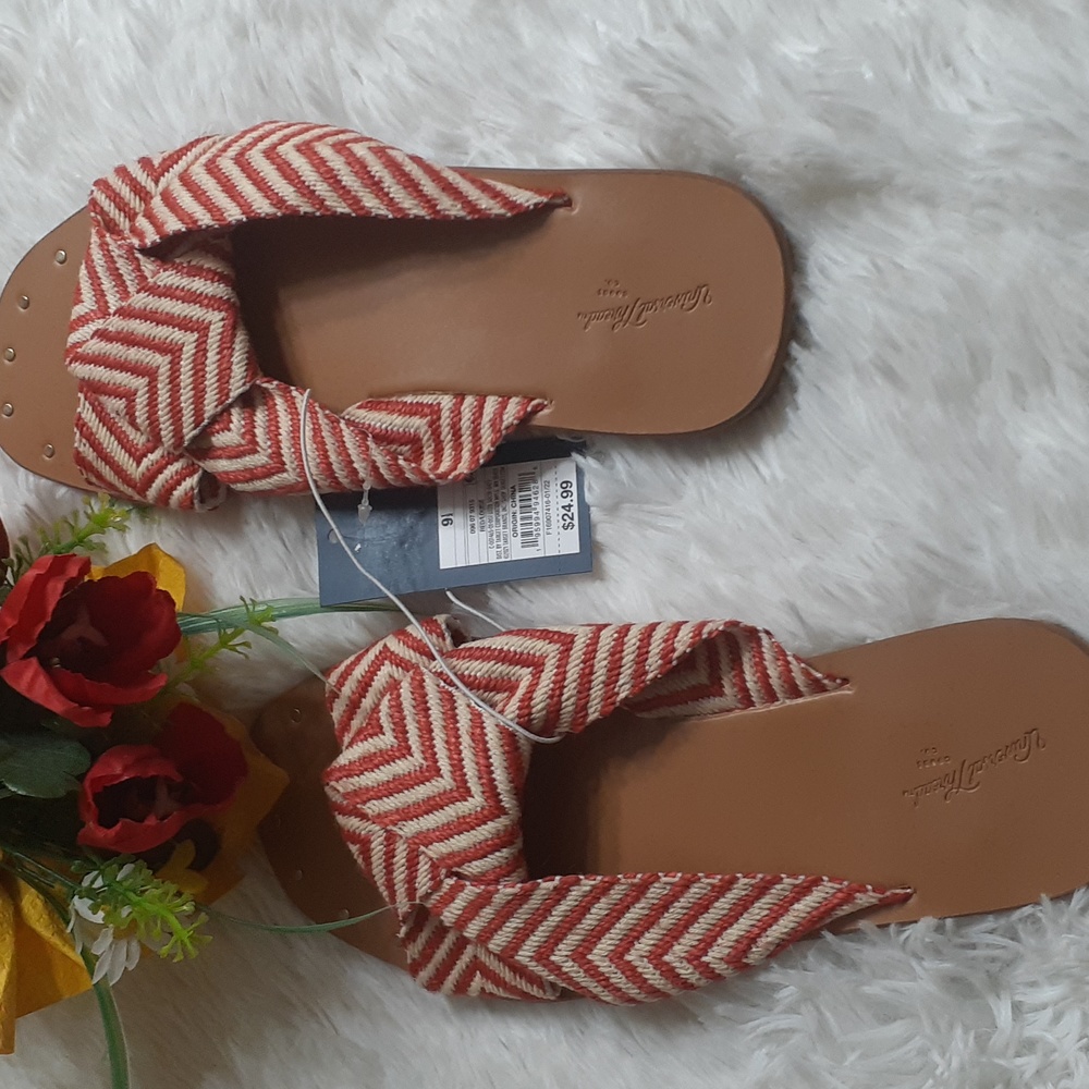 UNIVERSAL THREAD Red "Louise" Slides Sandals 9-1/2 9.5 NWT